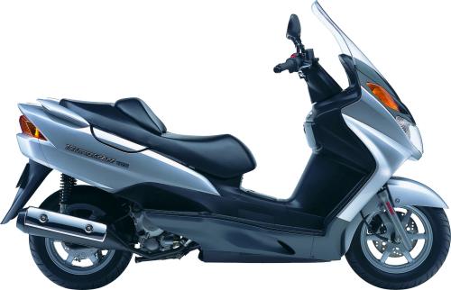 SUZUKI UH 125 2003, Silber