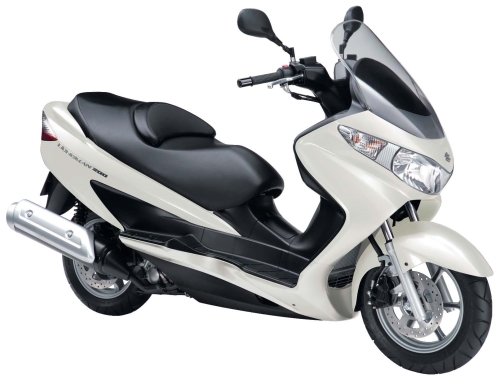 SUZUKI UH 200 2010, Weiss