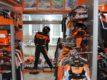 Verkaufsraum: KTM Shop